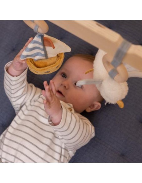 Дрвена постојка со меки играчки - Sailors Bay, Little Dutch