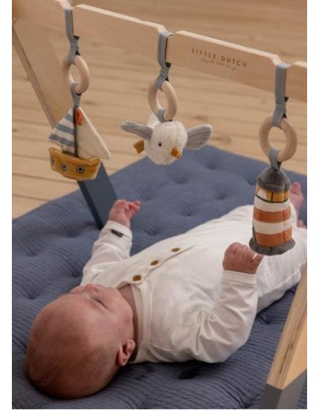 Дрвена постојка со меки играчки - Sailors Bay, Little Dutch