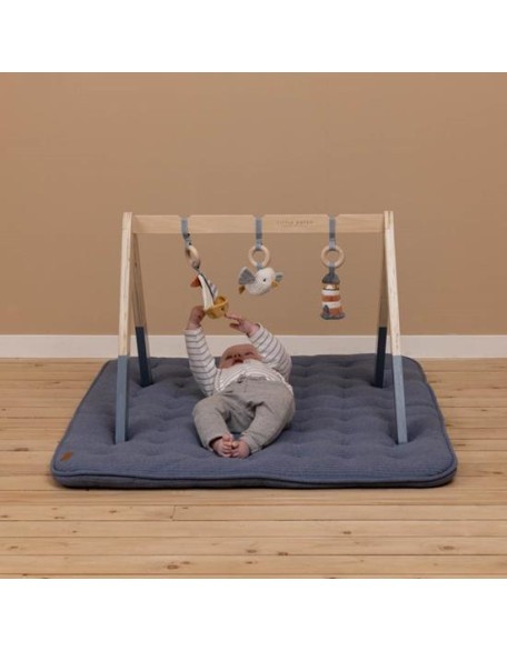 Дрвена постојка со меки играчки - Sailors Bay, Little Dutch