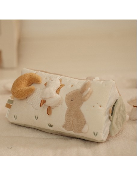 Мек триаголник со активности - Newborn Naturals, Little Dutch