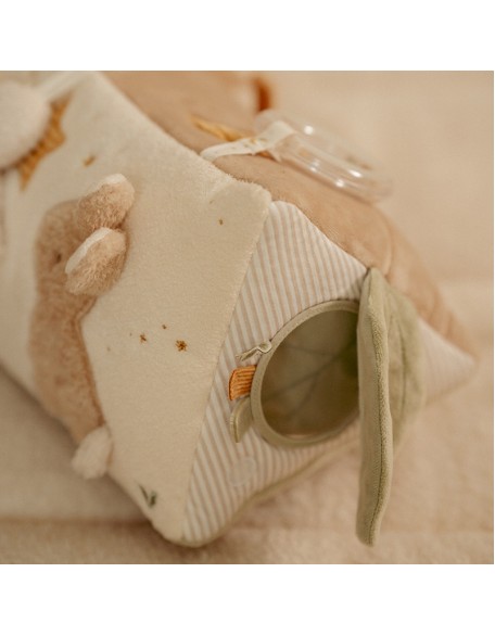 Мек триаголник со активности - Newborn Naturals, Little Dutch