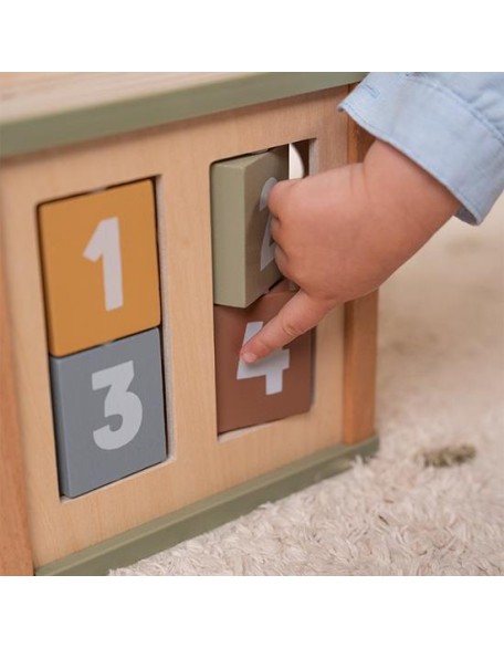 Дрвена коцка со активности - Little Farm, Little Dutch